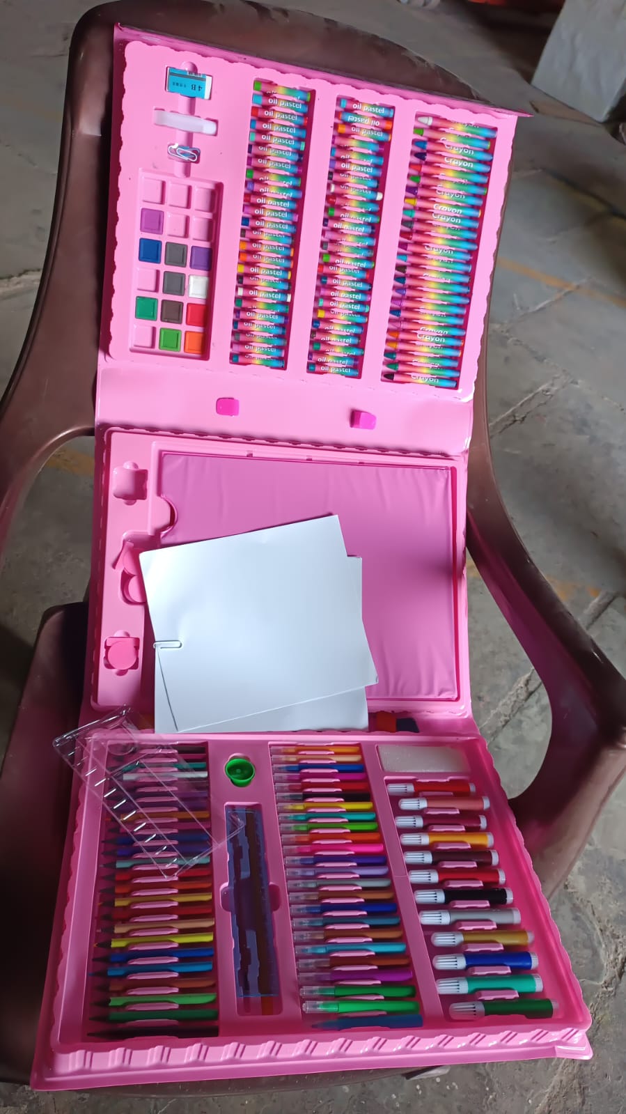 Professional Art Set (Art Set (208 Pcs) Professional Art Set (Art Set (208 Pcs)